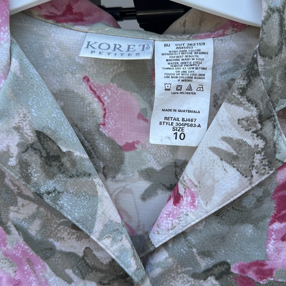 Koret Button Down Flowery Blouse - Picture 2 of 7